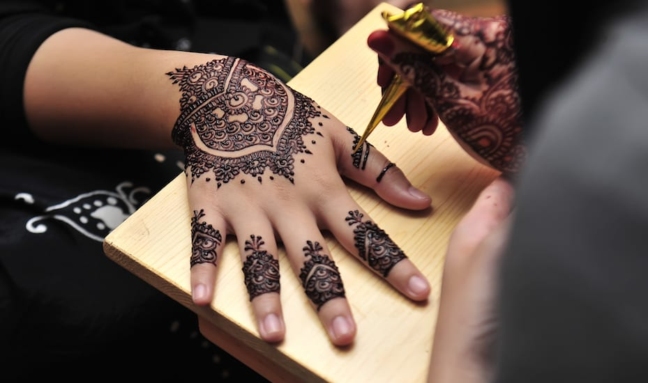 Mehendi designs for the back - CareerGuide