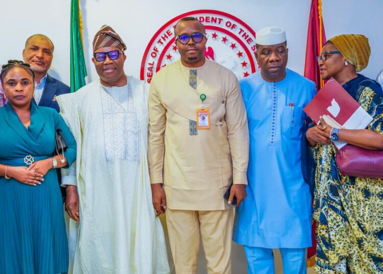 L-R: President of the Senate, Godswill Akpabio (3rd from left); Dr Emeka Innocent Orji (middle); Senate Leader, Senator Opeyemi Bamidele, and Senator Ireti Kingibe, after a meeting with national officers of NARD in the office the President of the Senate on Tuesday.