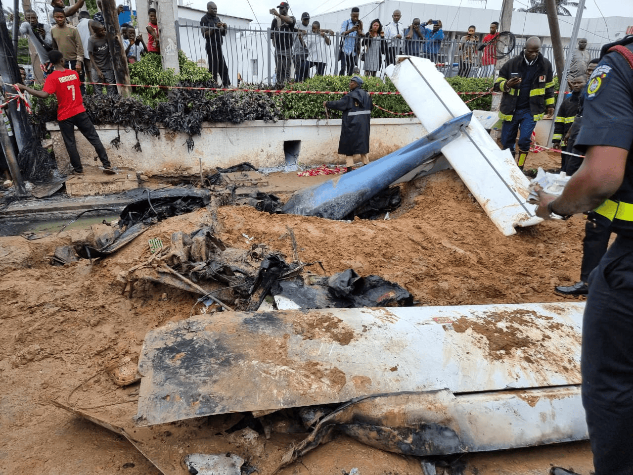 Lagos Plane Crash (1)