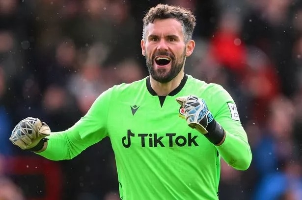 Ryan Reynolds Hails Ben Foster After Second Retirement 1 Wrexhams Ben Foster