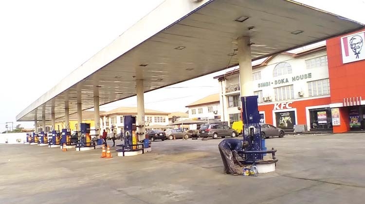 Petrol: Lagos Fuel Stations Shut Down Over Speculation Of Pump Price Hike 1 shut filling station