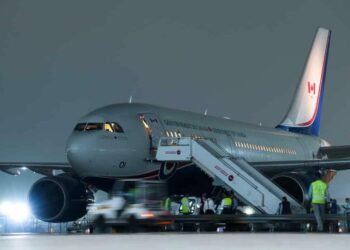Canada PM Trudeau Stuck In India After Plane Breaks Down