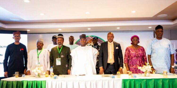 L-R: Executive Vice Chairman/Editor-in-Chief, LEADERSHIP Newspapers, Azubuike Ishiekwene; Kogi Central Senator, Sadiku Ohere; President, Nigeria Union Journalists (NUJ), Chris Isiguzo; Governor Yahaya Bello of Kogi State;  immediate-past President, Nigerian Guild of Editors (NGE), Mustapha Isah; Secretary to the Kogi State Government, Dr (Mrs) Folashade Ayoade, and State Security Adviser, Navy Commander Jerry Omodara (retd), at the 3rd Annual GYB Seminar for Political and Crime Correspondents/Editors, in Abuja, on Friday.