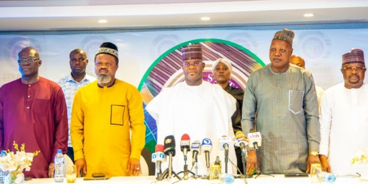 L-R: Former presidential spokesperson, Reuben Abati; President, Nigeria Union Journalists (NUU), Chris Isiguzo; Governor Yahaya Bello of Kogi State; immediate-past President, Nigerian Guild of Editors (NGE), Mustapha Isah, and Senator Sadiku Ohere, representing Kogi Central Senatorial District, at the 3rd Annual GYB Seminar for Political and Crime Correspondents/Editors, in Abuja, on Saturday.
