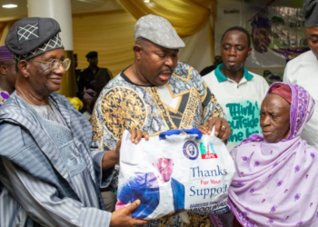 3,000 Widows Get Palliatives From Senator Alli In Oyo