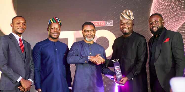 L-R: Regional Sales Manager, SeamlessHR, Tomilayo Alapinni; CTO& Co-founder, Deji Lana; former Director-General, Nigerian Economic Summit Group (NESG), Frank Nweke; CEO & Co-Founder, SeamlessHR, Dr. Emmanuel Okelejim and Head of Branding and Communications, Sayo Akinwale, at the 2023 Top 25 CEOs Awards by BusinessDay Newspaper, in Lagos.
