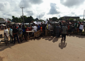Irate Youths Block Alex Ekweme Varsity Entrance Over Ban On Keke, Okada Riders