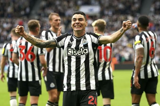 EPL: Newcastle Beat Burnley 2-0 1 newcastle
