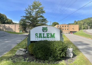 Salem Varsity VC Gets NANS Outstanding Award