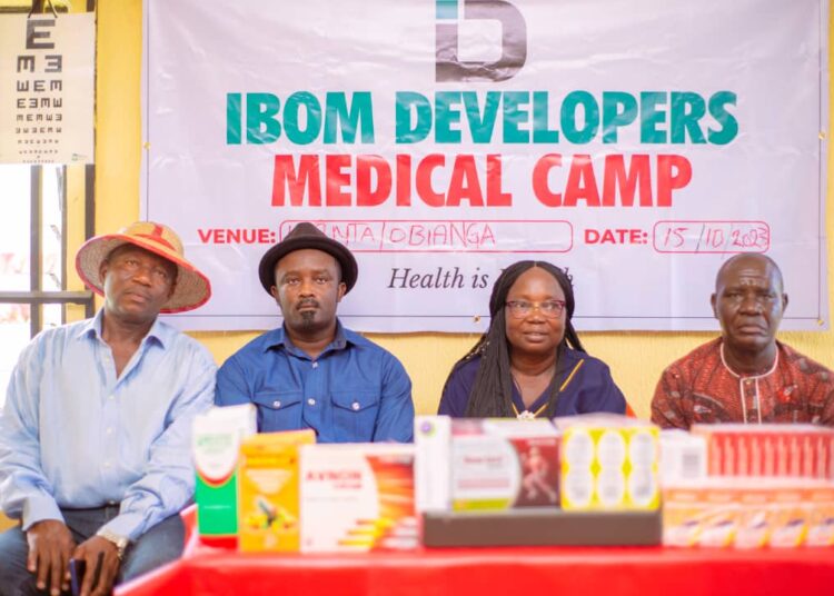 Dignitaries at the Ibom Developers medical outreach programme at Ikonta/Obianga Health Centre, Eastern Obolo LGA, Akwa Ibom State, recently.