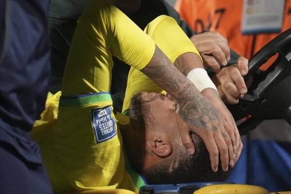 Neymar Injured As Brazil Suffer 2-0 Defeat To Uruguay 1 Neymar