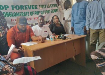 PDP Chieftains, Groups Give Akeredolu 72-hr Ultimatum To Transmit Power To Deputy   