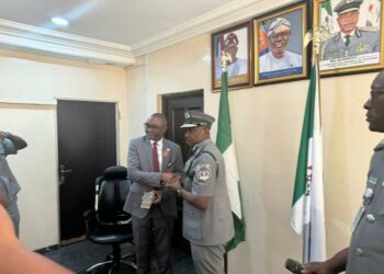 Customs Hand Over $54,330 Tramadol Bribe Money To EFCC In Lagos