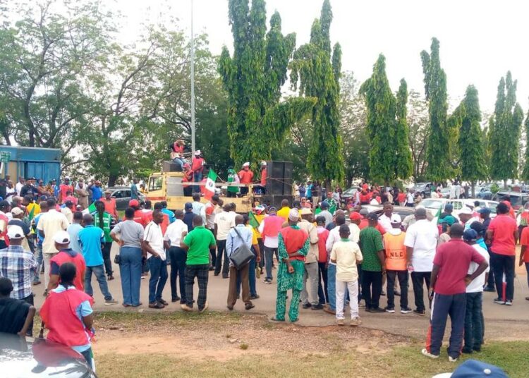 NLC, TUC Block Abuja Airport Entrance, Demand Suspension Of Flights To Imo