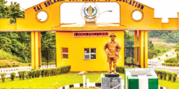Governor Abiodun Gives 3 Best Graduating Students N2m Each