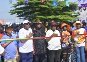 Governor Otu Kicks Off 2023 Carnival Calabar