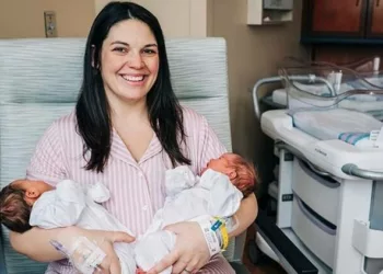 Woman With Two Uteruses Gives Birth to Twins On Separate Days