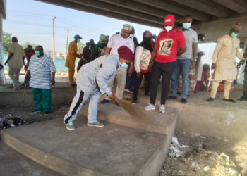 Adamawa Cabinet Members Participate In Refuse Evacuation