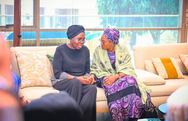 First lady, Oluremi Tinubu (right), consoling the widow of late Ondo State governor, Rotimi Akeredolu, Chief Betty Akeredolu, over the death of her husband during the first lady’s condolence visit to the family of the late governor in Ibadan, yesterday.