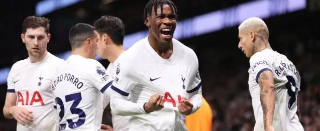 Tottenham Eye New Centre Back 1 Tottenham players jpg