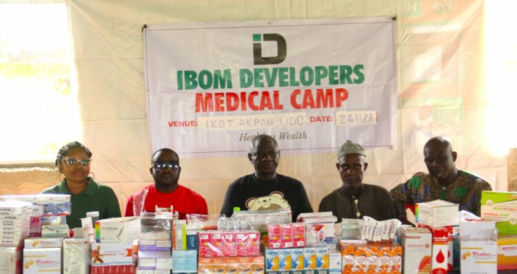 Dignitaries at the medical outreach programme.