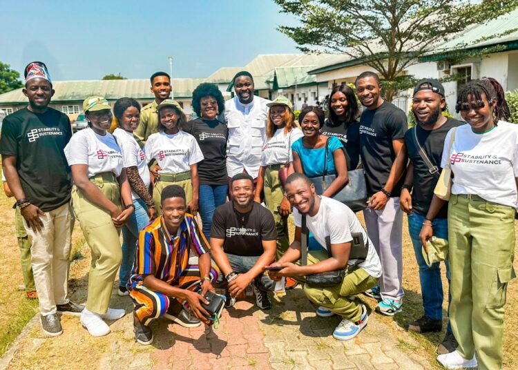 Officials of Stability and Sustenance Business and Entrepreneurship Platform with some Corps members who benefited from the training programme organised by the platform at the Calabar Municipal Council Hall, Cross State, recently.