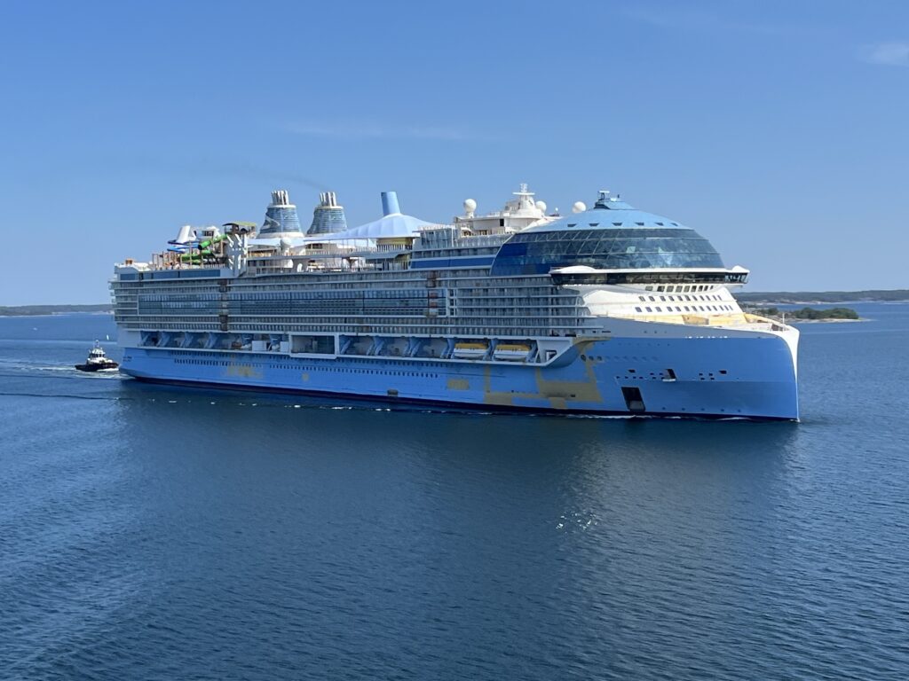 15 Things To Know About World's Largest Cruise Ship, Icon Of The Seas - Vimarsana News