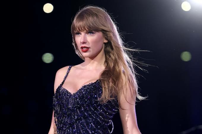 US Gov't, Fans Express Outrage Over AI-Generated Porn Images Of Taylor Swift 1 Taylor Swift