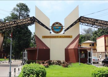 Group Rewards Outstanding Students At UNILAG Convocation