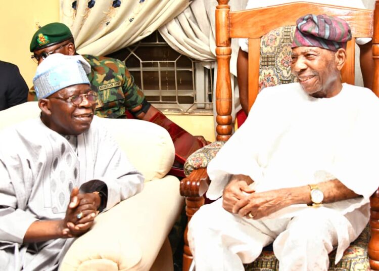 L-R: President Tinubu and Afenifere leader, Pa Reuben Fasoranti, during the visit on Wednesday.
