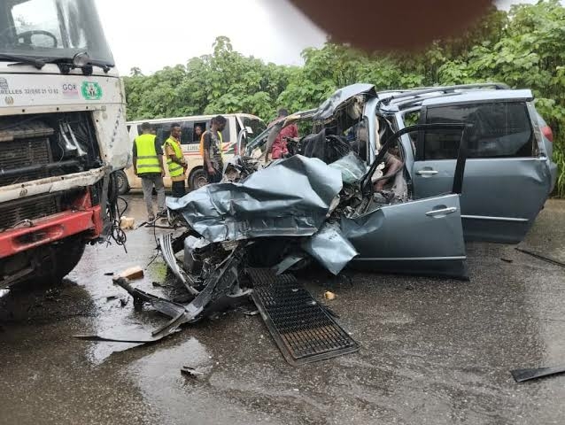 4 Lagos-bound Travellers Die, 10 Injured In Ondo Accident 1 Ondo
