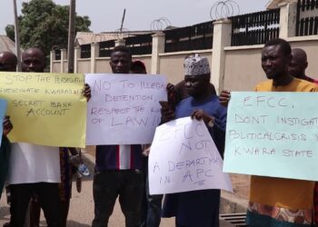Kwara PDP Protests Continued Detention Of Ex-Gov Ahmed By EFCC