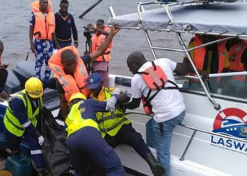 2 Die, Others Rescued In Lagos Boat Mishap