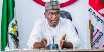 Kwara Awards Bursary To 9,989 Final Year Students