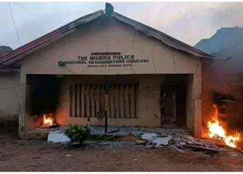 BREAKING: Hoodlums Raze Anambra LG Headquarters, Police Station