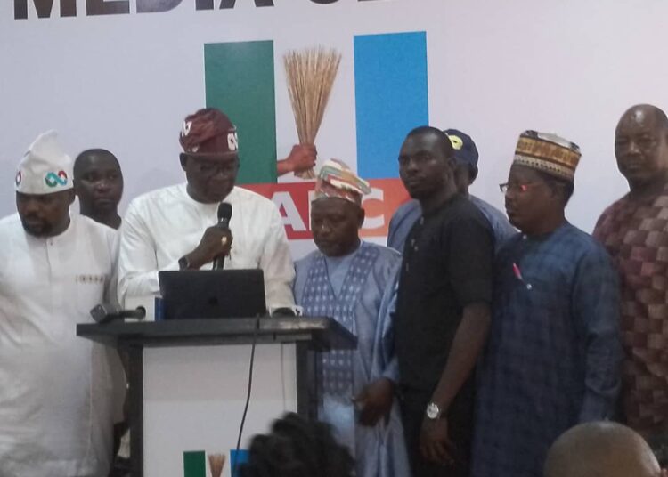 The aggrieved members-elect at a press conference in Abuja, on Tuesday