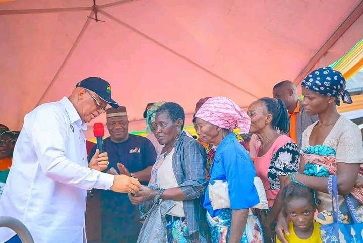 Gov Eno Doles Out N1.5BN Interest-free Loan To Traders 1 IMG 20240327 WA0009