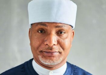 Senator Gives Kwara NUJ Secretariat Internet Facility