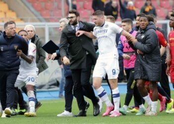 Serie A: Lecce Sack Manager D’Aversa After Headbutt Incident
