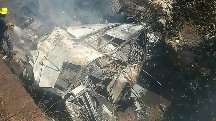 A bus carrying Easter worshippers fell off a cliff, killing 45 people in the Mamatlakala mountain pass between Mokopane and Marken in South Africa, on Thursday. Credit: Limpopo Transport Department