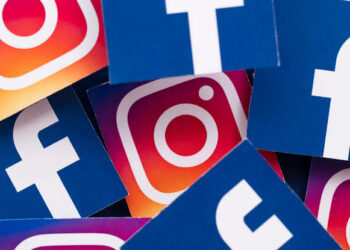 BREAKING: Facebook, Instagram Log Out Users