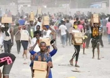 JUST-IN: Residents Loot NEMA Warehouse Over Economic Hardship In FCT