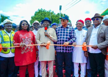 Jonathan Inaugurates Flood Control Tunnel In Akwa Ibom, Applauds Gov Eno