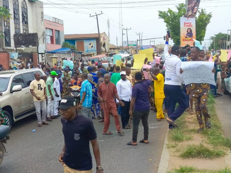 Ondo APC Primary: Oke Supporters Protest, Say Exercise Is Daylight Robbery