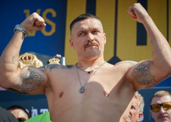 Usyk Is Too Small To Beat Elite Heavyweights, Says Tyson Fury