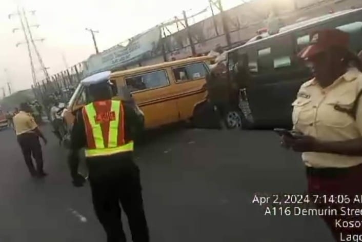 1 Killed As Commercial Bus Rams Into Pedestrians In Lagos 1 WhatsApp Image 2024 04 02 at 17.17.09