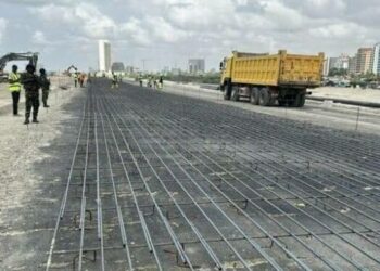 FG Begins Demolition Of Structures On Lagos-Calabar Road, Assures Of Compensation