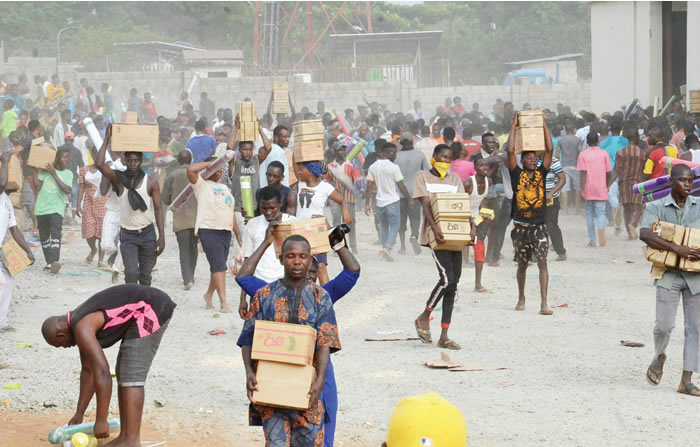 We're Awaiting Report On Looting Of Kebbi Palliatives – Police 1 looters at idu warehouse