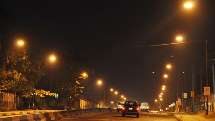 Darkness: FCTA Threatens To Blacklist Contractors Handling Streetlights 1 Abuja streetlights