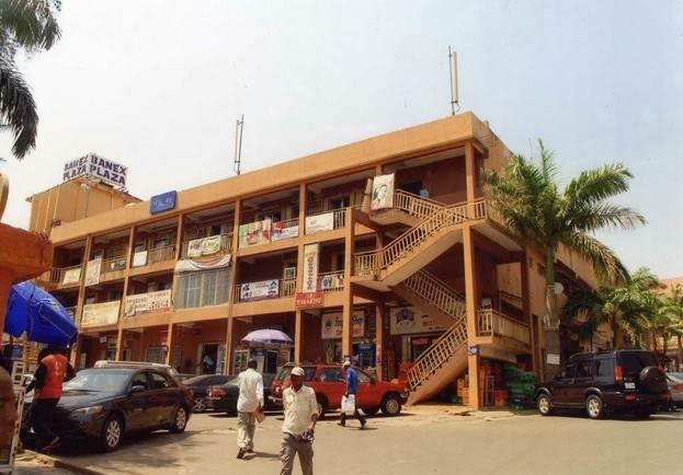 Banez Plaza